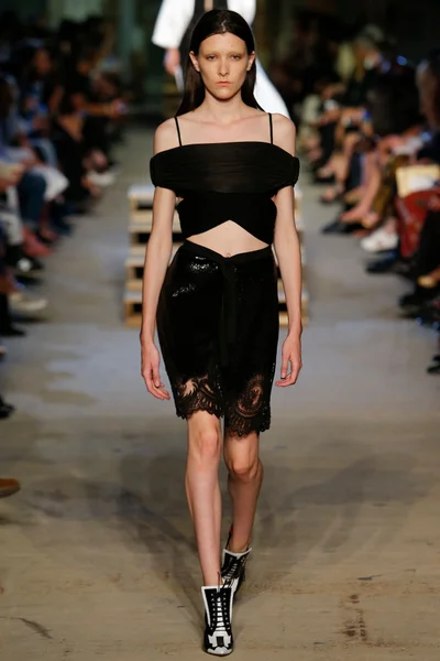 Look 11
